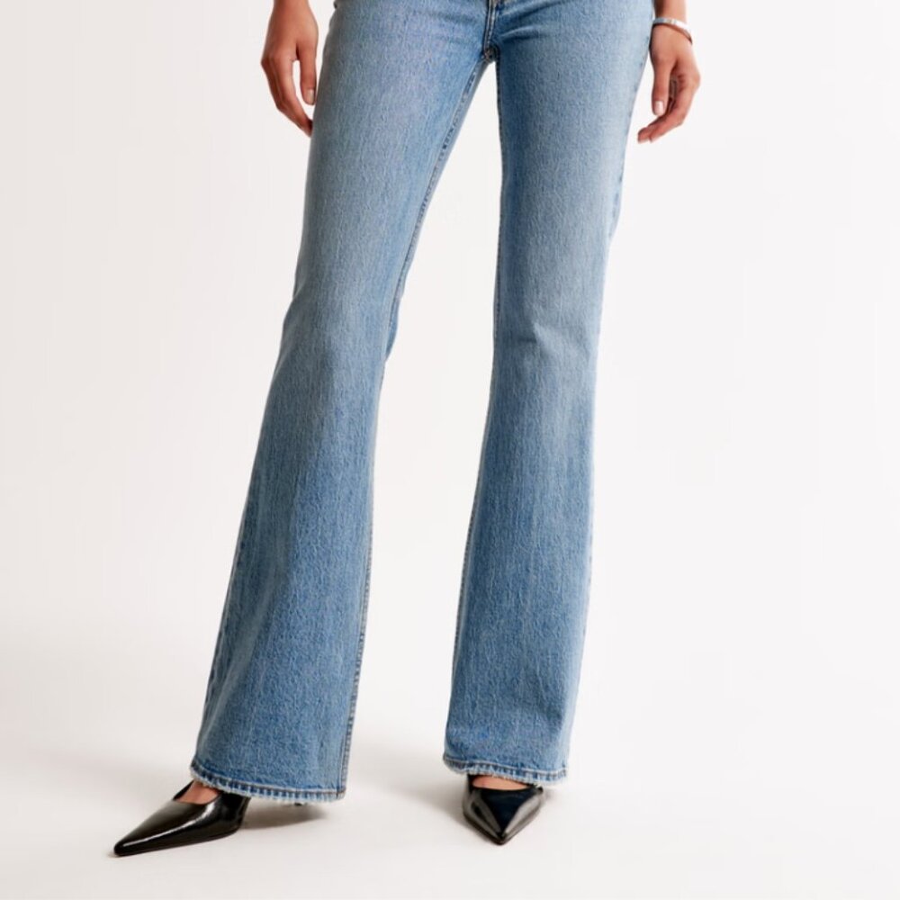 ABERCROMBIE & FITCH || HIGH RISE VINTAGE FLARE JEAN *SHORT*